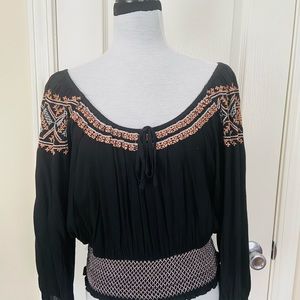 AMERICAN EAGLE Black Embroidered Flowers 3/4 Sleeve Boho Blouse Top M